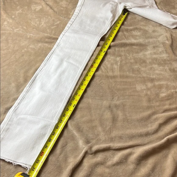 ZARA NWOT White High Rise Flare Jeans with Distressed Split Hem - Size 0 - Picture 12 of 14